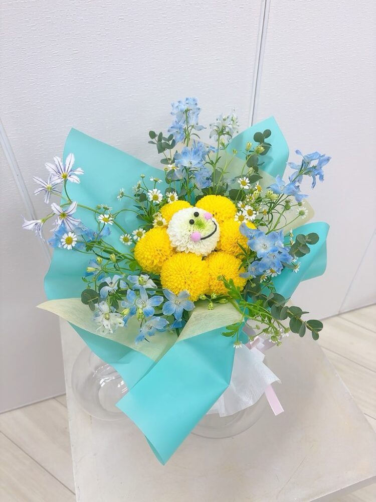 ４月のブーケクラス＜ピースな二コちゃんのスタンディングボケー＞